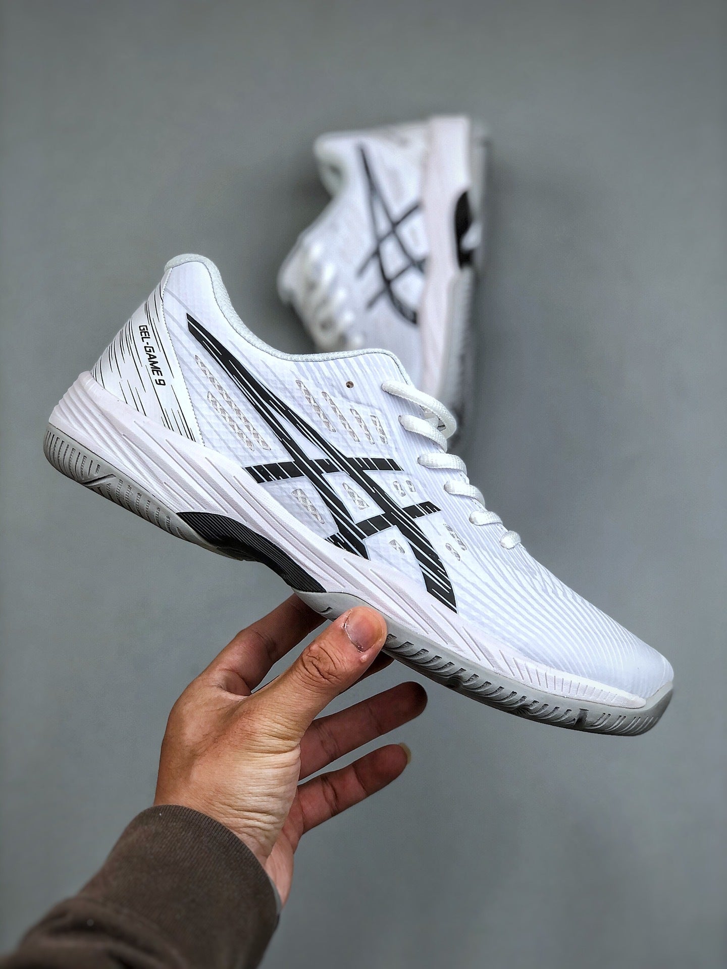 ASICS SUPERLAST Sneakers – Breathable, Lightweight, and Durable
