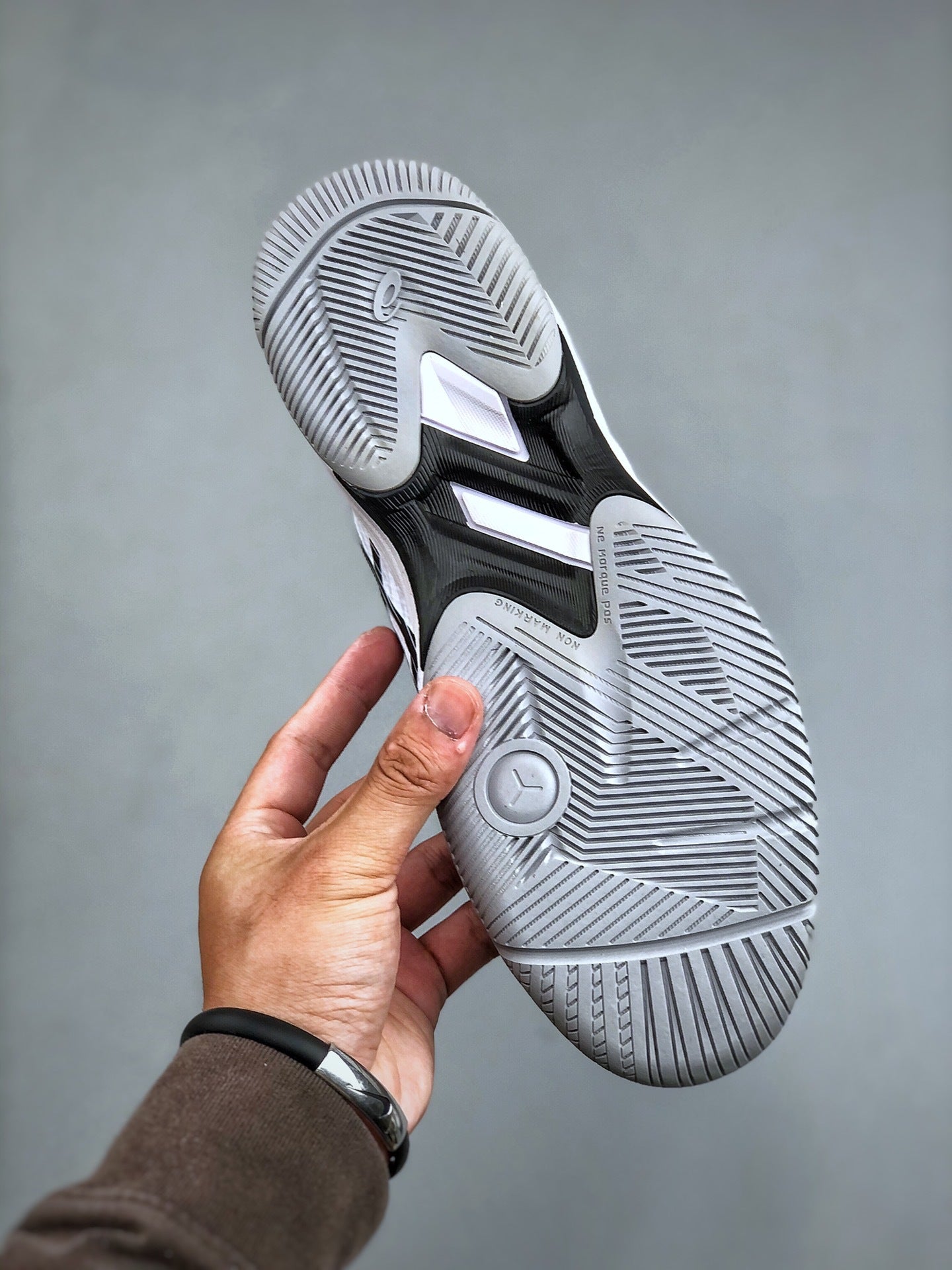 ASICS SUPERLAST Sneakers – Breathable, Lightweight, and Durable