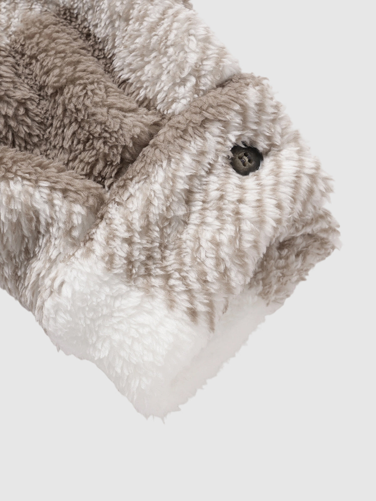 Classic men's checked jacket, lined with fluffy faux fur, with a pocket and a buttoned collar.